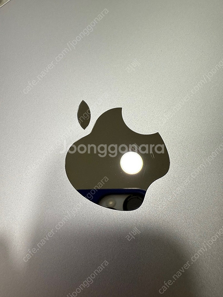 애플 맥북 에어 M2 13인치 / 8GB 램 / 256GB SSD, 실버색상--4