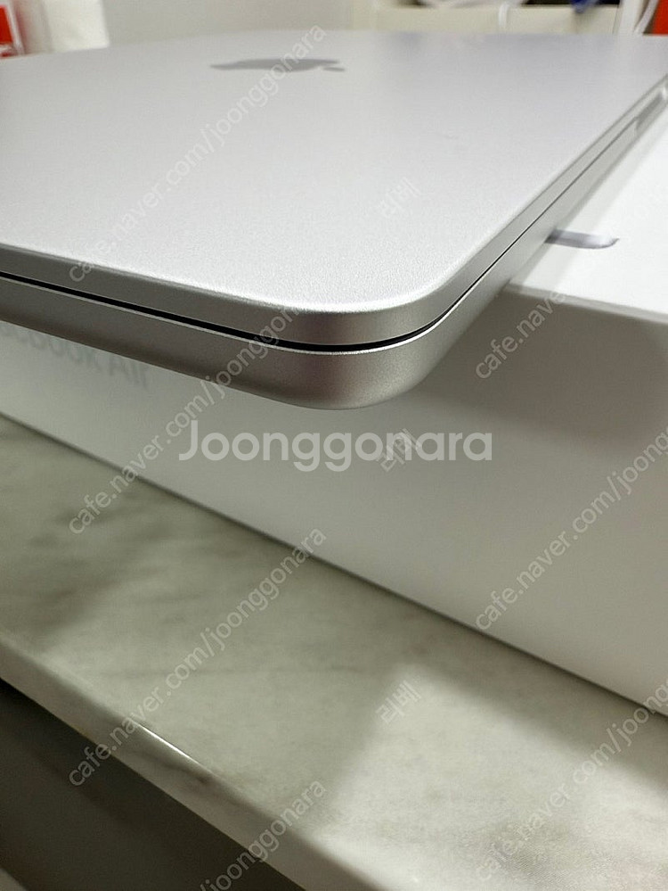 애플 맥북 에어 M2 13인치 / 8GB 램 / 256GB SSD, 실버색상--5