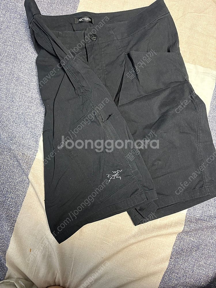 아크테릭스 컨실 숏 팬츠 블랙 32사이즈--1