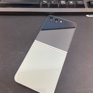 갤럭시Z플립5 민트 256GB 무잔상 상태좋은 중고38만팝니다.