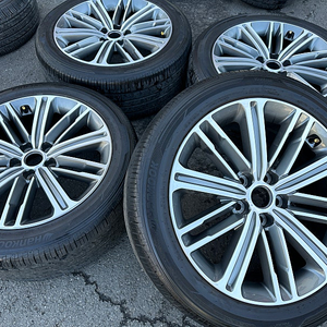 제네시스 G80 18인치 정품 휠타이어 세트 팔아요 245 45 18