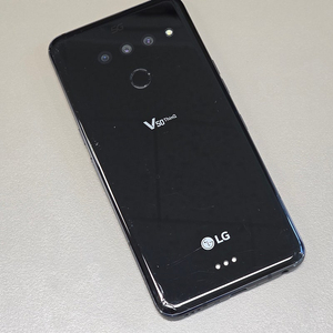 < LG V50 블랙 128기가 모서리 미세액파 7만에 판매합니다 >