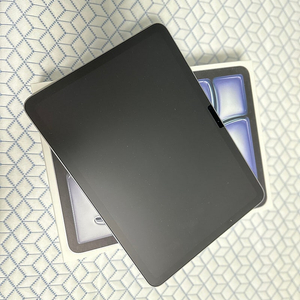 아이패드 에어 6세대 11형 128GB 스페이스 그레이 풀박 (사용 거의 없음)