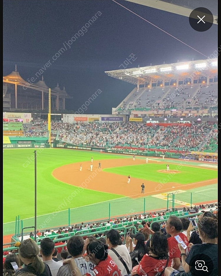 SSG랜더스 vs LG트윈스 내야필드 2연석 통로--0