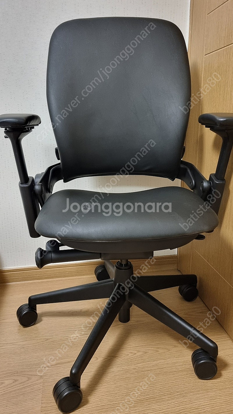 립체어 v2 가죽--0