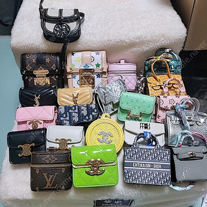가방 키링 샤넬 루이 셀린느 프라다 디올 입생로랑 미우미우 등등 백참 키링 미니가방 새상품 판매합니다