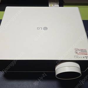 LG BU50NST 4K 5000안시 프로젝터(그랜드뷰 120인치 전동스크린, hdmi광케이블) 판매합니다.