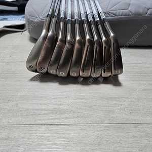 테일러메이드 P790 카퍼 #4~9, P, 52, 56도 9아이언 팝니다.