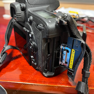 니콘 DSLR D750 카메라+50mm 1.8렌즈 판매합니다