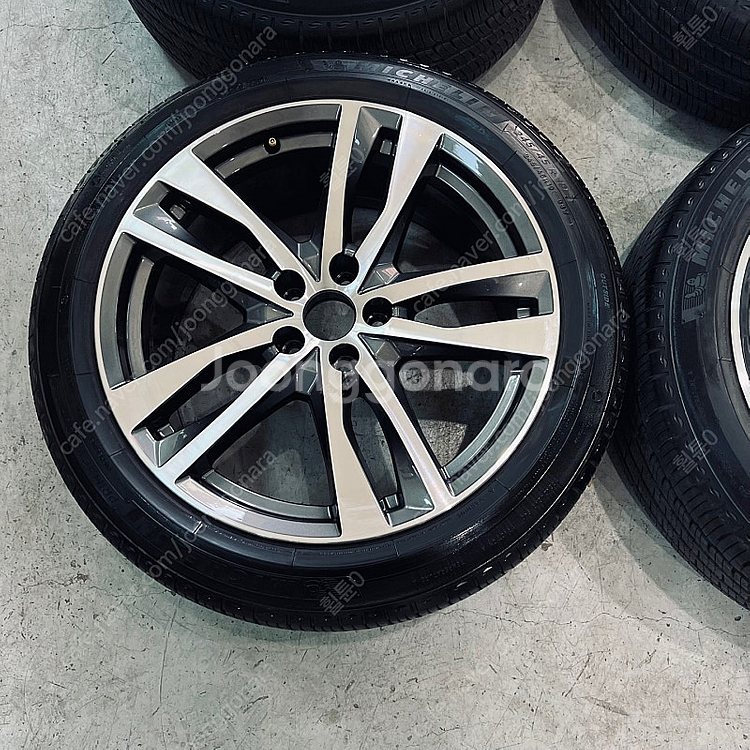 [ 정품 ] 아우디A6 45TDI 19인치 휠 타이어 ...--1
