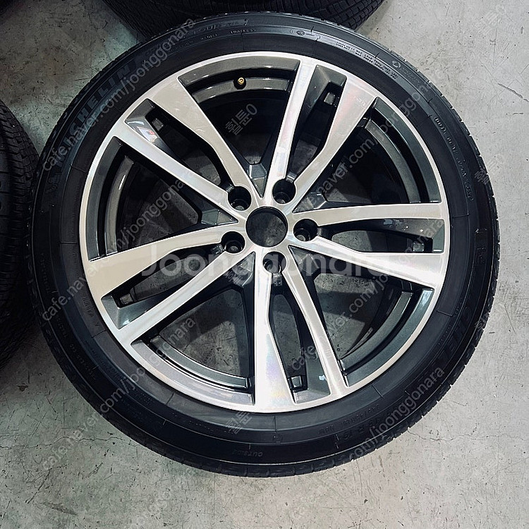 [ 정품 ] 아우디A6 45TDI 19인치 휠 타이어 ...--2