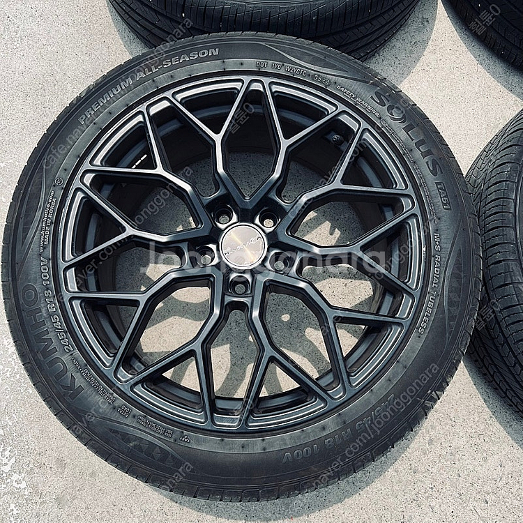 [ 중고 ] 보하이만 M862 18인치 블랙 휠 타이어 팝니다.--1