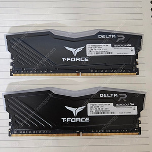 TeamGroup T-Force DDR4-3200 CL16 Delta RGB 16GB(8GBx2개) 팝니다