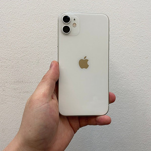 아이폰11 화이트 64GB 사설교체 가성비좋은 중고18만 팝니다