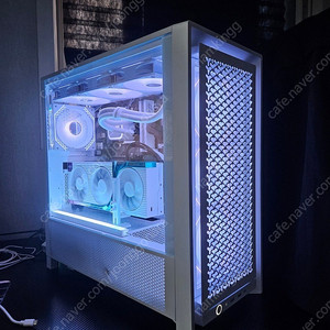 7800x3d rtx5070ti 화이트 본체
