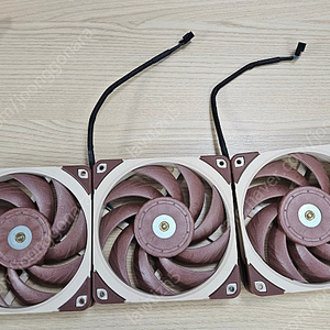 녹투아 NF-A12x25 PWM 팬 3개 일괄 판매합니다