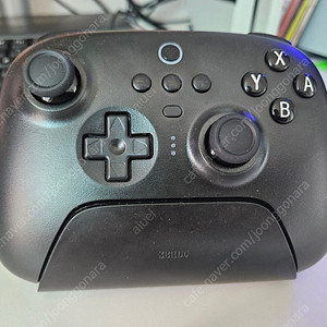 닌텐도 스위치 8BitDo 컨트롤러 팝니다