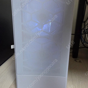 라이젠 7600 RTX 4070 고사양 화이트 게이밍 컴퓨터