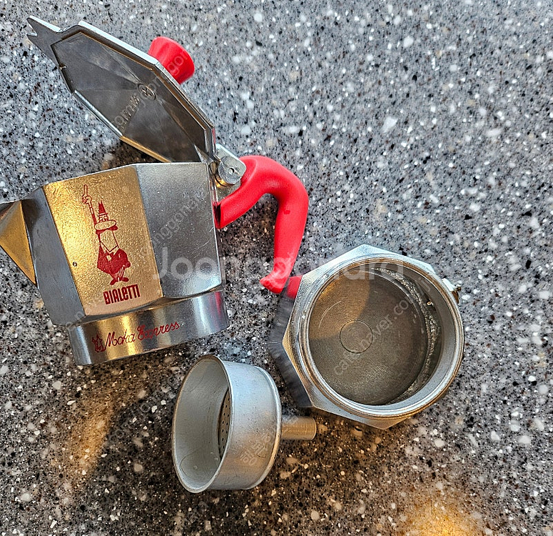 비알레띠 모카포트 판매합니다. 2컵--0