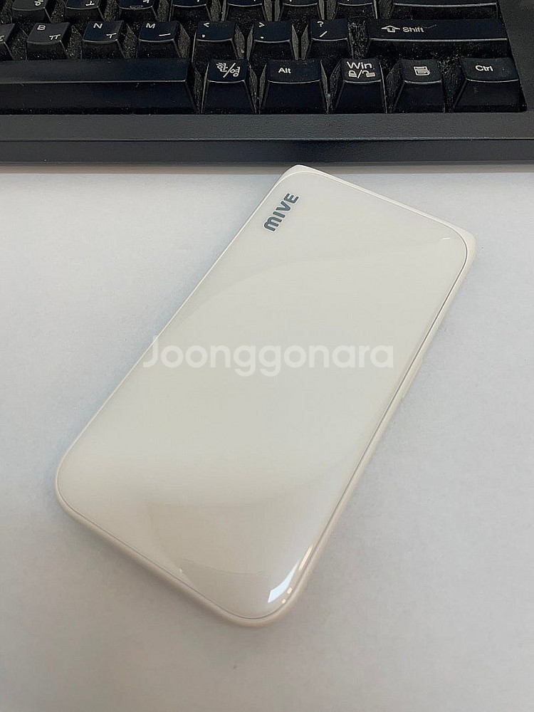 ALT스타일폴더 32GB 화이트 무잔상 상태좋은 중고8...--1