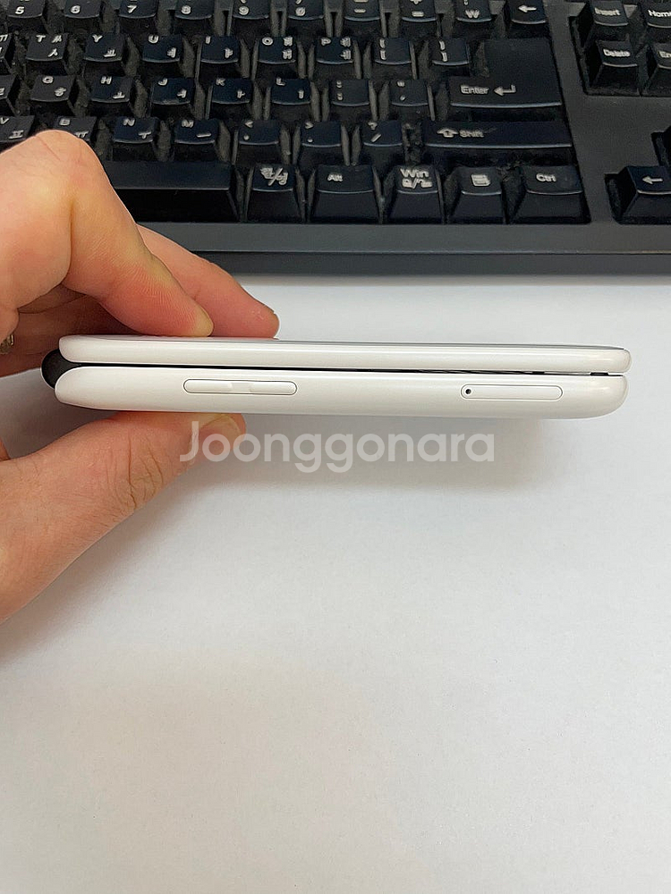 ALT스타일폴더 32GB 화이트 무잔상 상태좋은 중고8...--4
