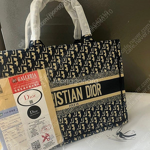 디올 토트백 팔게용