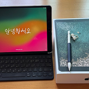 아이패드 프로 10.5 Wi-Fi + Cellular, 애플펜슬, 스마트키보드 팝니다.