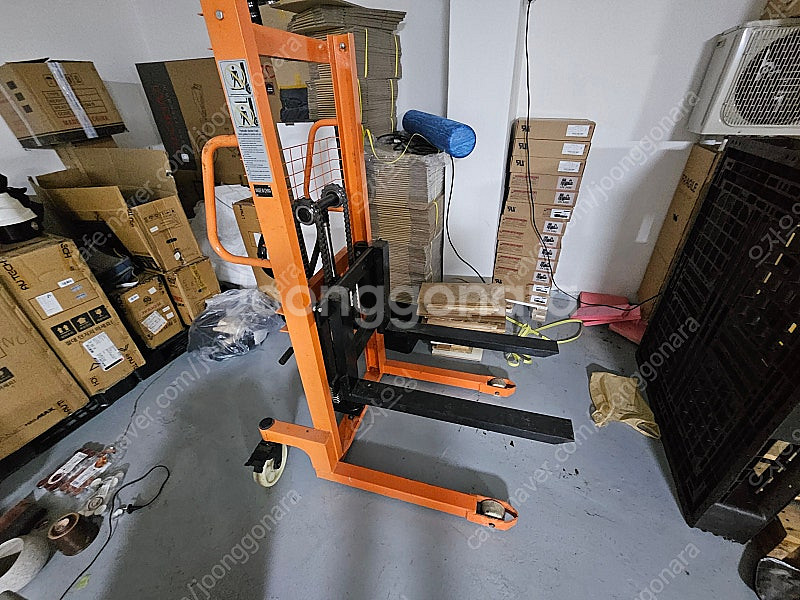 수동리프트지게차 팝니다. 수동 유압 리프트--1