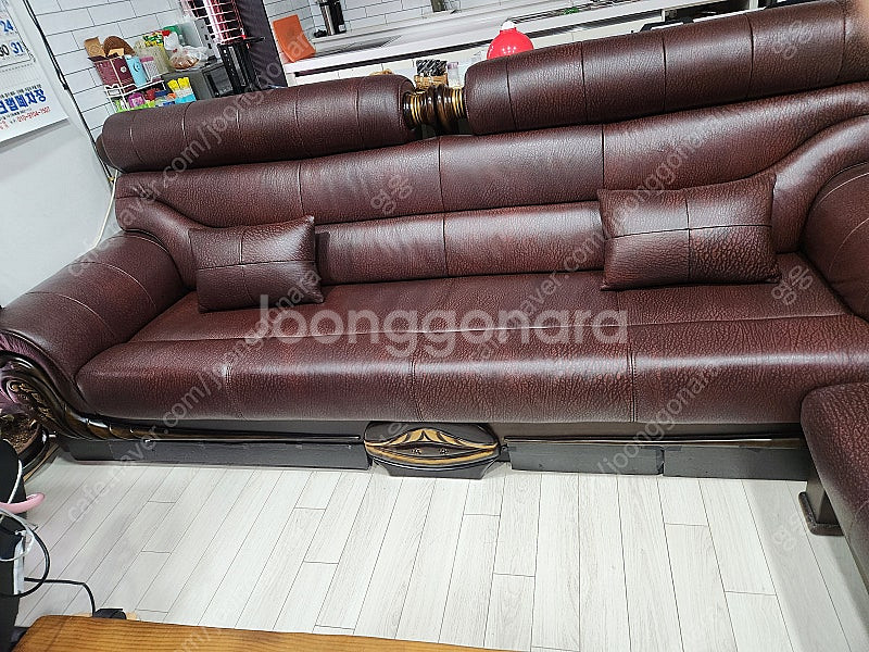 4인용갈색가죽쇼파.--2