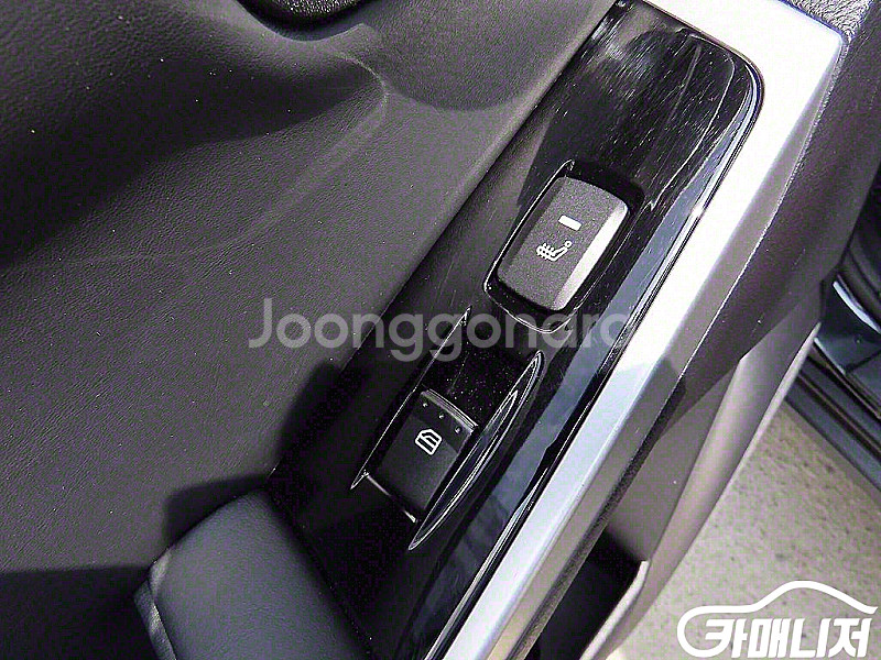 [KG모빌리티(쌍용) ]뉴코란도C 2WD 2.0 CVT...--8