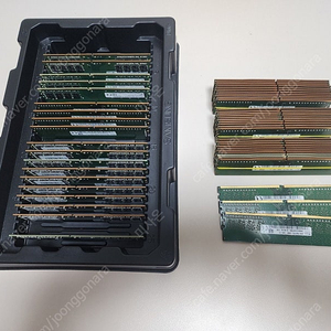 데스크탑용 메모리 PC4 DDR4 8GB (3200 /2666 /2400)MHz 52개 개당 1.4만~1.7만 팝니다.