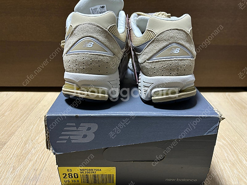 뉴발란스 2002 새제품 280~290 사이즈 판매합니...--5