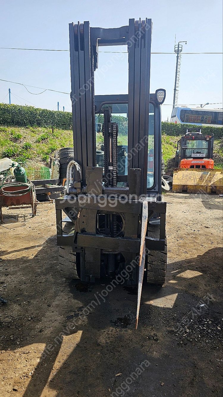 디젤지게차 3톤 3단 두산 로테이팅포크 장착 차량상태최...--7