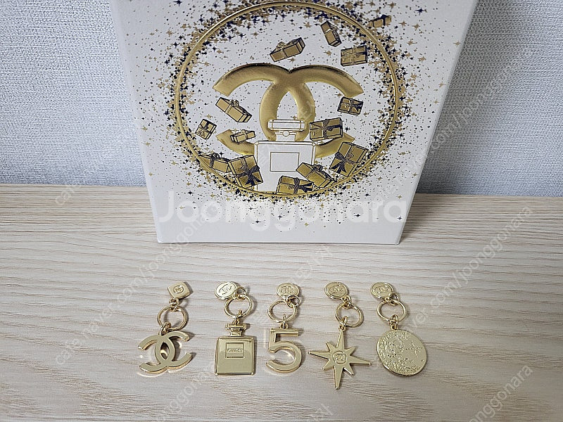 정품) 샤넬 홀리데이 키링 팬던트 백참 (코스메틱)--0