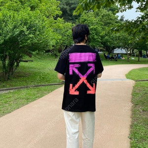 오프화이트 마커에로우 반팔티