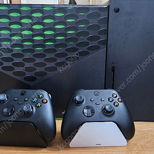 엑스박스 엑박 Xbox Series X 판매 컨트롤러2개, razer 유니버셜 퀵차지스탠드, 충전배터리 일괄