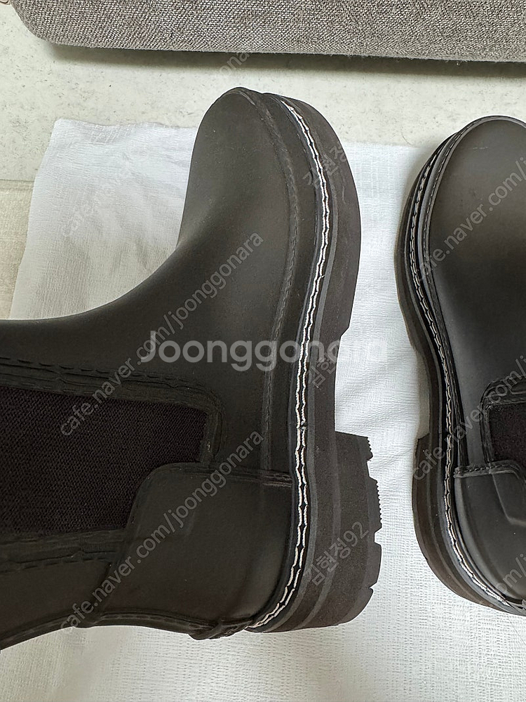 헌터 레인부츠 팔아요. 리파인드 첼시 스티치 블랙 23...--2