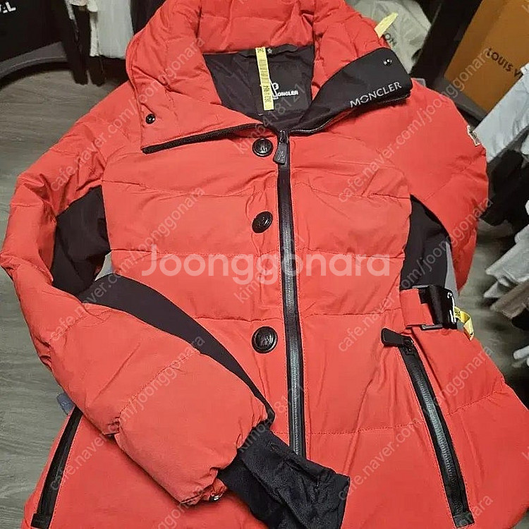 정품 몽클레어 숏패딩 허리라인 잘록 허리조절 레드 빨강...--3