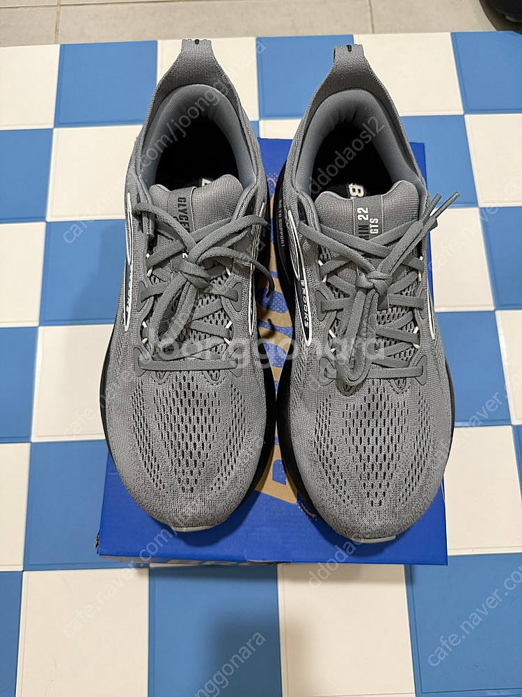 브룩스 글리세린 22 GTS 4E 270size 팝니다--2