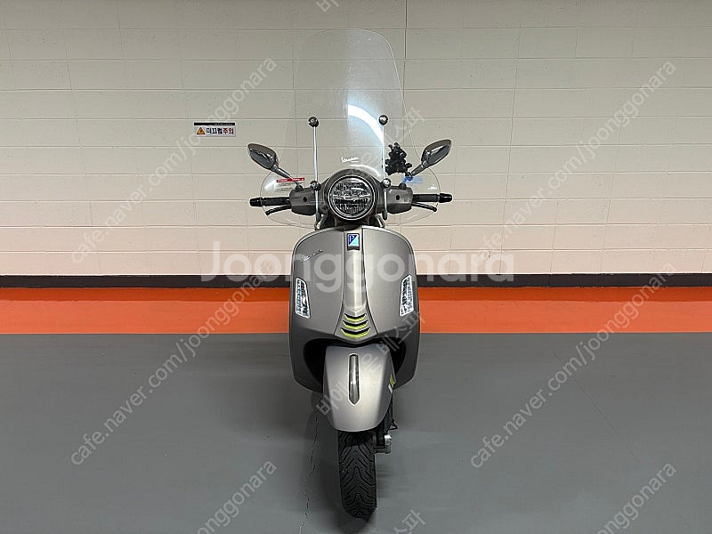 베스파 GTS300 슈퍼테크 24년식 그레이 콰르조--1