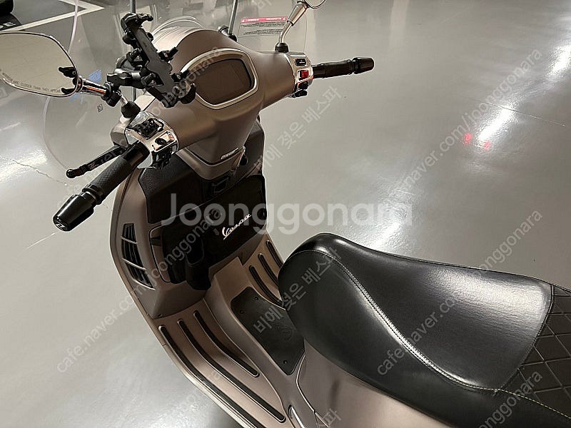 베스파 GTS300 슈퍼테크 24년식 그레이 콰르조--7