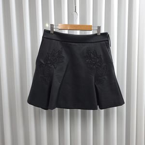 럭키슈에뜨 인조가죽 미니 스커트 36 / 한섬 타임 마인 오브제 시스템 산드로 마쥬 구호 쟈딕앤볼테르 랑방 폴로 이자벨마랑 이로 버버리 톰보이 자라 코스