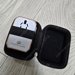 크리스탈 클라우드 여행용 멀티 어댑터 팝니다