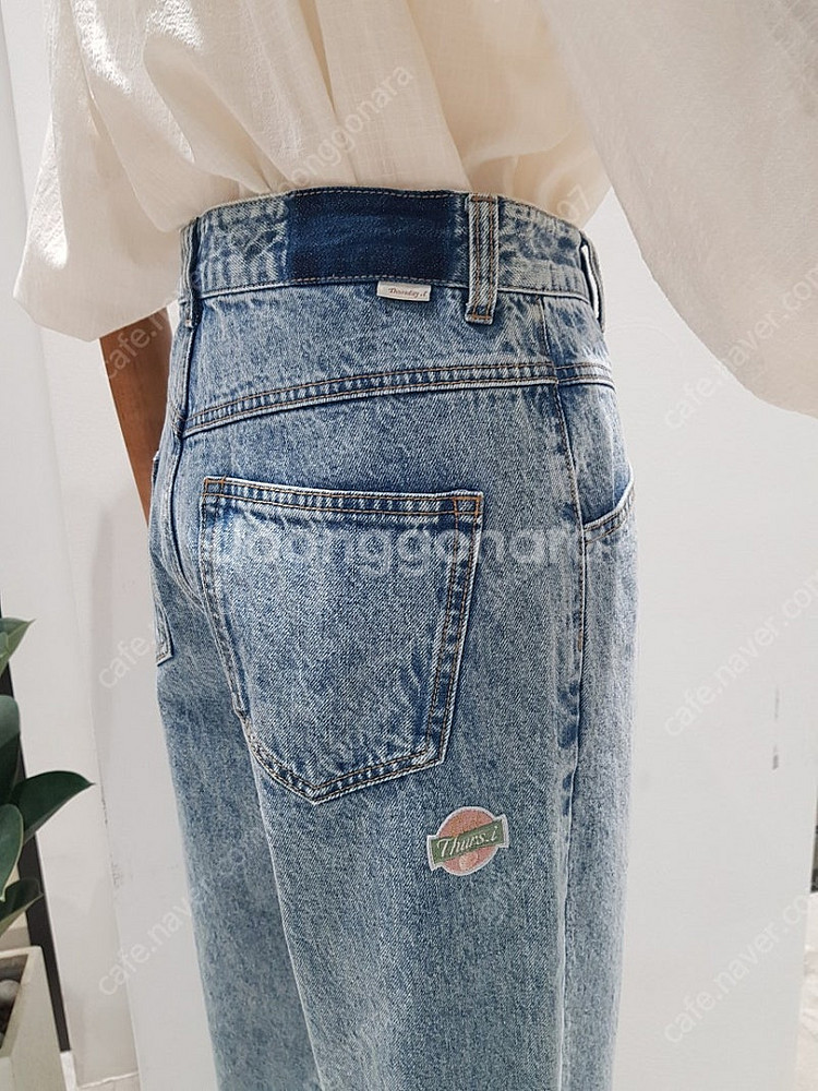 써스데이아일랜드 배기핏 청바지 24년도신상--4