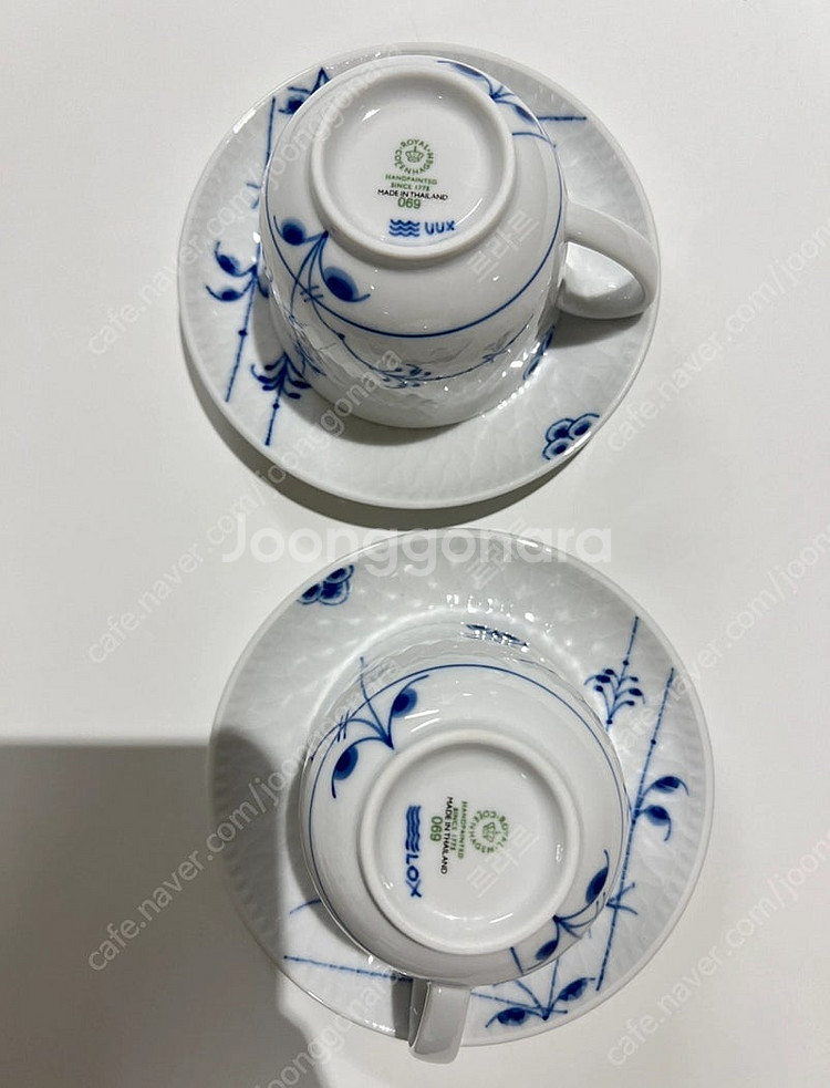 로얄코펜하겐 찻잔 (컵앤소서로 추정되나 잘 모름) 2개...--1