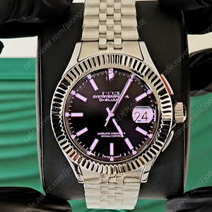갤럭시워치4 클래식 42mm R사 데이저스트 실버 흑판 제품 팝니다