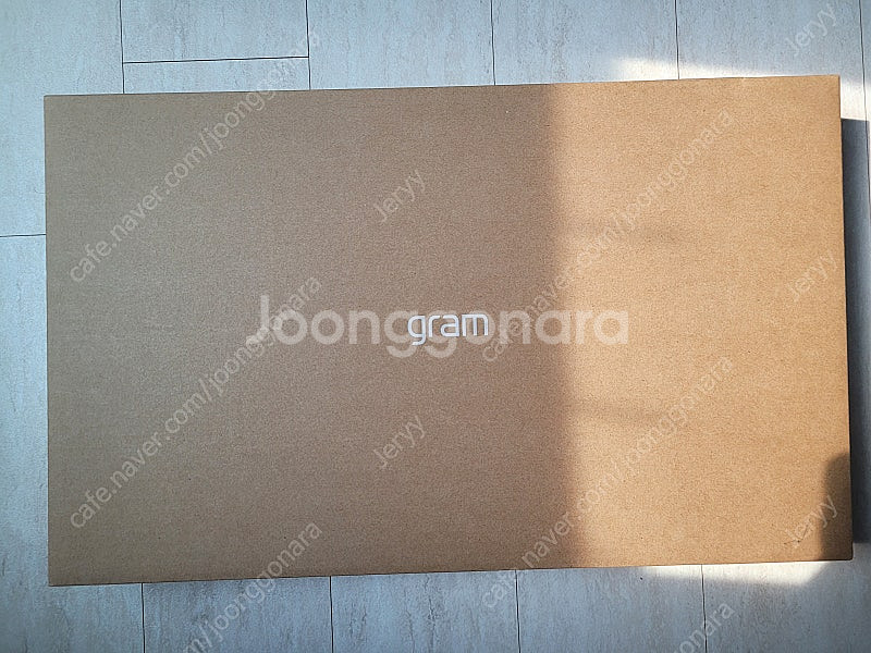 2024 LG Gram 16인치 블랙 (풀박스)--1