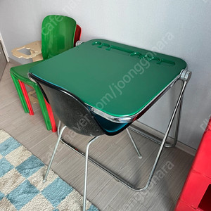 빈티지 카스텔리 플라토네 데스크 그린 팝니다 .