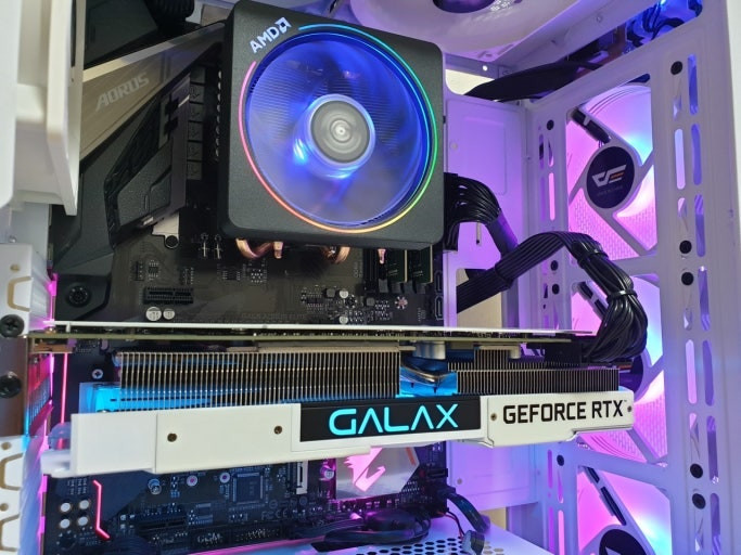 갤럭시 RTX 2060 슈퍼 화이트 이미지