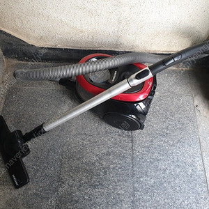 삼성진공청소기 VC33M2100LR 중고 작동 잘됩니다 ( 4만원 택배시 6천원 )
